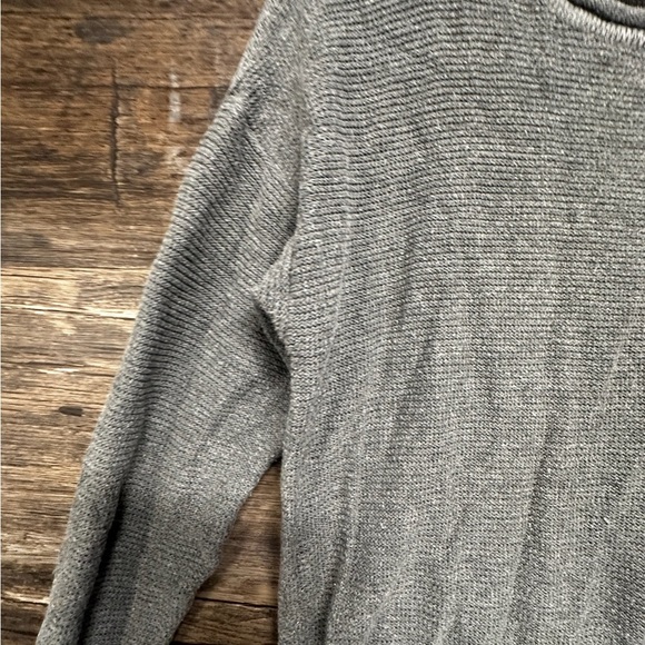 Daisy Fuentes Gray and Cream Sweater - Picture 4 of 7